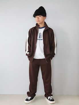 「ジャージ」｜「アイテム（スニーカー）」を使った、Neneneさん（キッズ・163cm）の秋コーディネート