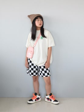 「LOWRYS FARM（ローリーズファーム）のアソートプリントワンピースＳＳ　656757（Tシャツ/カットソー、ホワイト系）」を使った、Neneneさん（キッズ・142cm）の夏コーディネート