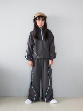 「JAM & LINK(ジャムアンドリンク)のハーフジップパイピング裏毛トレーナー(スウェット)」を使った、Neneneさん(キッズ・144cm)の秋コーディネート
