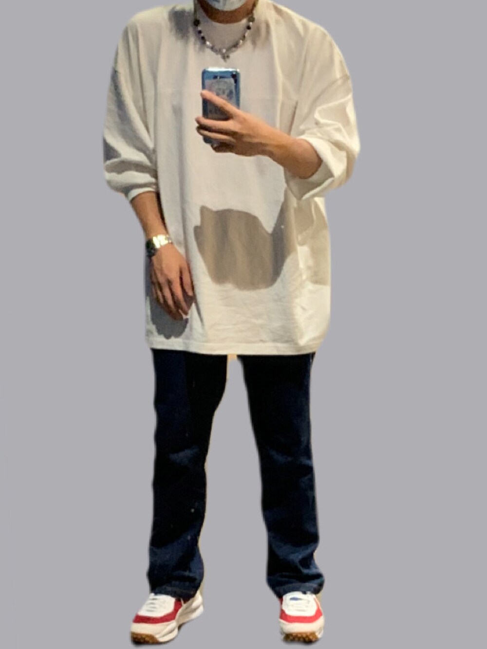 「秋服、シンプルスタイル、オーバーサイズ、リラックススタイル、ワイドデニム、デニム、coca」｜「coca（coca）のメンズ 10sフットボールロンTee（Tシャツ/カットソー、ホワイト系）」を使った、げんちゃんさん（メンズ・168cm）の秋コーディネートの1枚目の写真