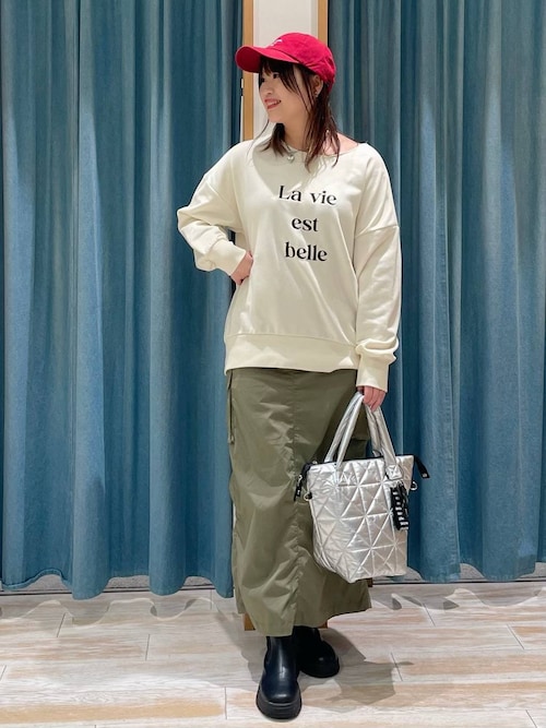 新品☆完売☆BAYFLOW ベイフロー 潮加工 ピグメントカットツイルパンツ スリム スウェット M ネイビー セール[程よい肉感の裏毛素材]カットオフネック刺繍プルオーバー