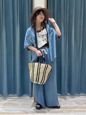 「BAYFLOW（ベイフロー）の2WAYデニム半袖シャツ（シャツ/ブラウス、ブルー系）」を使った、akariさん（レディース・161cm）の春コーディネート