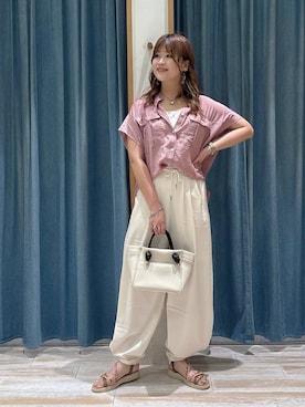 「BAYFLOW（ベイフロー）のアラジンパンツ（その他パンツ、ベージュ系）」を使った、akariさん（レディース・161cm）の夏コーディネート