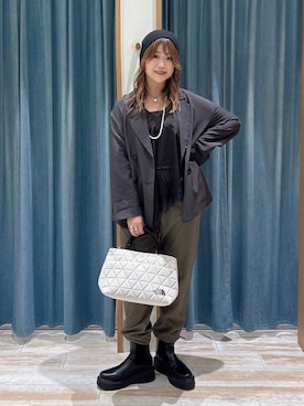 「BAYFLOW（ベイフロー）のリブニットビーニー（ニットキャップ/ビーニー、ブラック系）」を使った、akariさん（レディース・161cm）の秋コーディネート