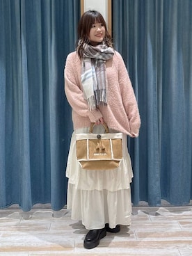 「アイテム（スカート、ベージュ系）」を使った、akariさん（レディース・161cm）の冬コーディネート