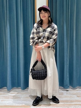「BAYFLOW（ベイフロー）の[抜け感をプラス]シアーフレアスカート（スカート）」を使った、akariさん（レディース・161cm・30代）の秋コーディネート