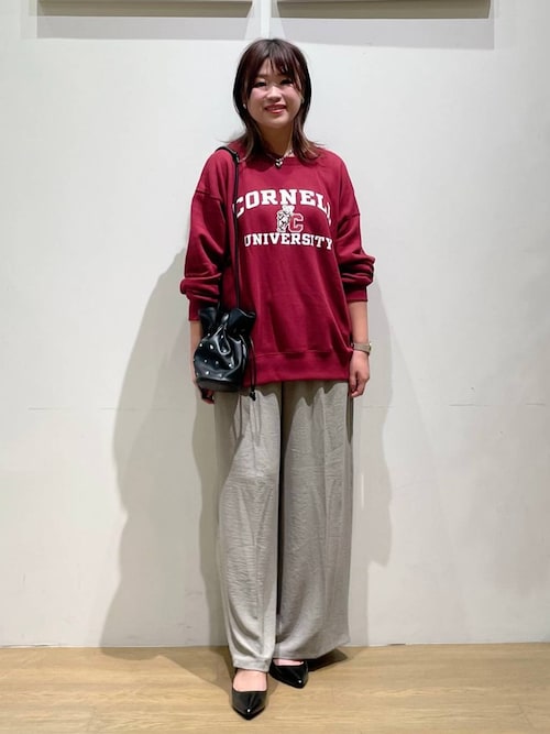 セール】[長いシーズン着られる裏毛素材]Cornellロゴスウェット