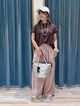 「BAYFLOW（ベイフロー）のテンセルワイドパンツ（その他パンツ、パープル系）」を使った、akariさん（レディース・161cm）の春コーディネート