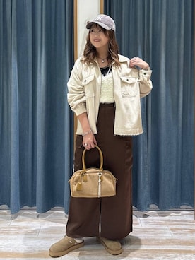 「アイテム（ブレスレット、グレー系）」を使った、akariさん（レディース・161cm）の秋コーディネート
