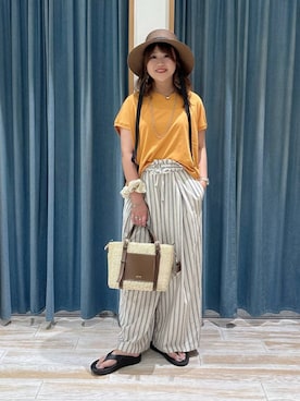 「BAYFLOW（ベイフロー）のリネンタックワイドパンツ（その他パンツ、ホワイト系）」を使った、akariさん（レディース・161cm）の春コーディネート