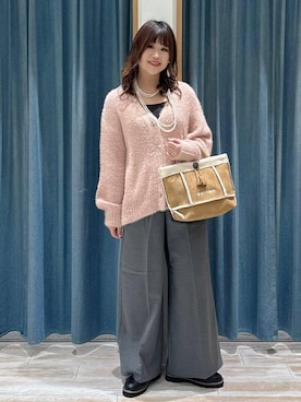 「アイテム（ショルダーバッグ、イエロー系）」を使った、akariさん（レディース・161cm）の冬コーディネート