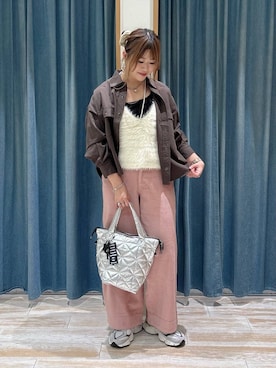 「BAYFLOW（ベイフロー）のターンバックウエストパンツ（その他パンツ、ピンク系）」を使った、akariさん（レディース・161cm）の秋コーディネート
