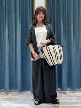 「BAYFLOW（ベイフロー）の[簡単ブラウジング仕様]2WAYスタンダート半袖シャツ（シャツ/ブラウス、グレー系）」を使った、akariさん（レディース・161cm）の春コーディネート