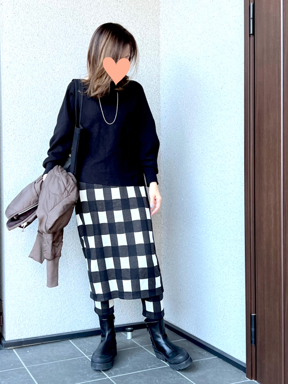 「カジュアルコーデ、ママコーデ、オトナカジュアル、チェックスカート、ZARA、スカートパンツ、ママファッション」｜「LUCA/LADY LUCK LUCAのLC/LLL チェックスカートパンツ（スカート、ブラック系）」を使った、haruさん（レディース・159cm）の冬コーディネートの1枚目の写真