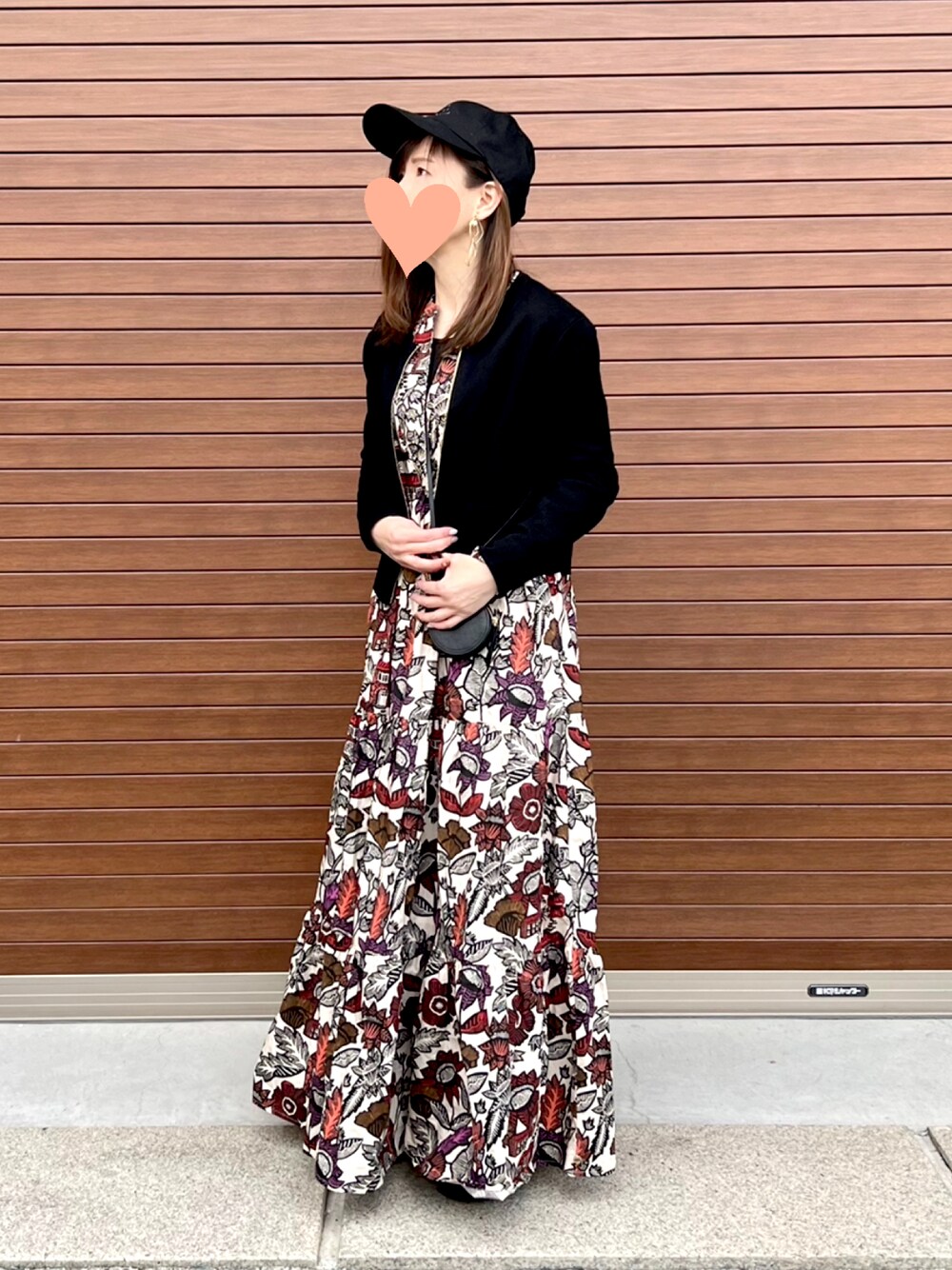 「春コーデ、オトナカワイイ、お出かけコーデ、ビッグシルエット、ワンピース、ワンピースコーデ、キャップ女子、花柄、花柄ワンピース」｜「MASTER&Coのアイテム（ワンピース、その他）」を使った、haruさん（レディース・159cm）の春コーディネートの1枚目の写真