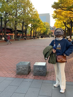 「kutir（クティール）の裏起毛ジョンプリントスウェット（スウェット、ブルー系）」を使った、tinaさん（レディース・154cm）の秋コーディネート