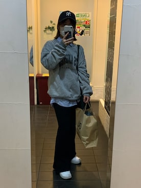 「sheinのアイテム（スウェット、グレー系）」を使った、tinaさん（レディース・154cm）の秋コーディネート