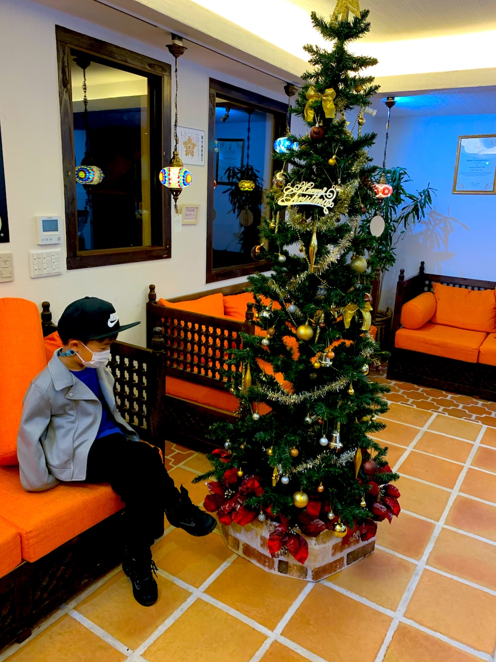 「キッズコーデ、男の子コーデ、シンプルコーデ、4歳、クリスマス、5歳」｜「COMME CA ISMのライダースブルゾン（ライダースジャケット、グレー系）」を使った、koukousyumaiさん（キッズ・120cm）の冬コーディネートの1枚目の写真