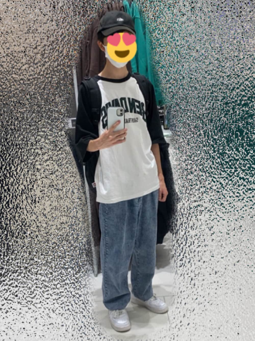 「夏コーデ、ジーパン、デニム、BEN DAVIS、ラグランTシャツ、白Tシャツ、NIKE、白スニーカー、キャップ、ライトオン、スニーカー、今日のコーデ、おしゃれさんと繋がりたい、いいね、save、フォローお願いします🤑、休日コーデ」｜「NIKEのナイキ エア フォース 1 '07 メンズシューズ / Nike Air Force 1 '07 Men's Shoes CW2288-111 White（スニーカー、ホワイト系）」を使った、HARUTOさん（メンズ・166cm）の秋コーディネートの1枚目の写真