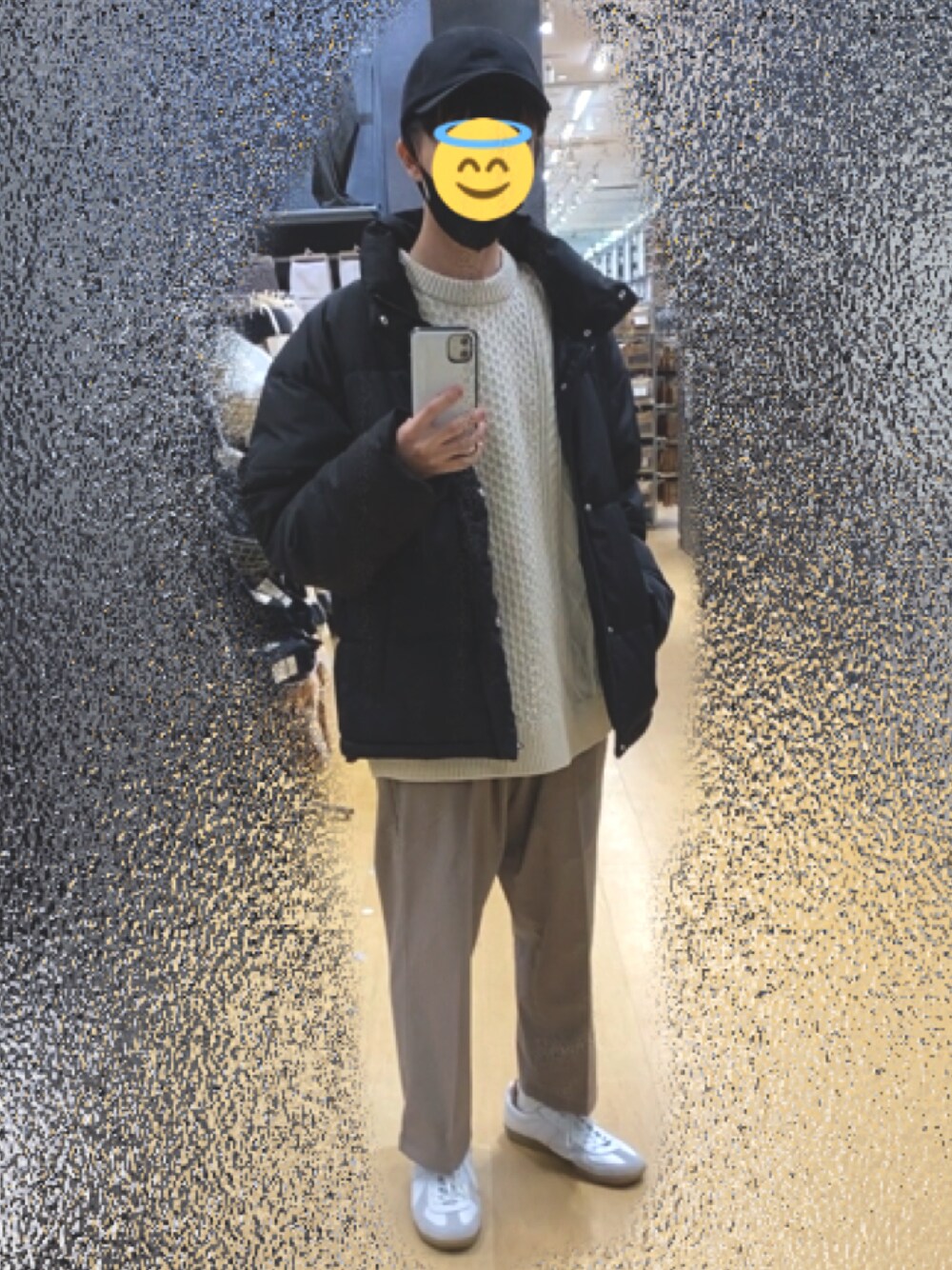 「大人カジュアル、ワイドパンツ、白スニーカー、ニット、ダウンジャケット、ベージュ、おしゃれさんと繋がりたい、プチプラ、きれいめカジュアル、ブラウン、帽子、白、ハンチング、黒」｜「BACK NUMBERの【BACK NUMBER】ＴＲワイドトラウザーイージーパンツ（その他パンツ、ベージュ系）」を使った、HARUTOさん（メンズ・166cm）の春コーディネートの1枚目の写真