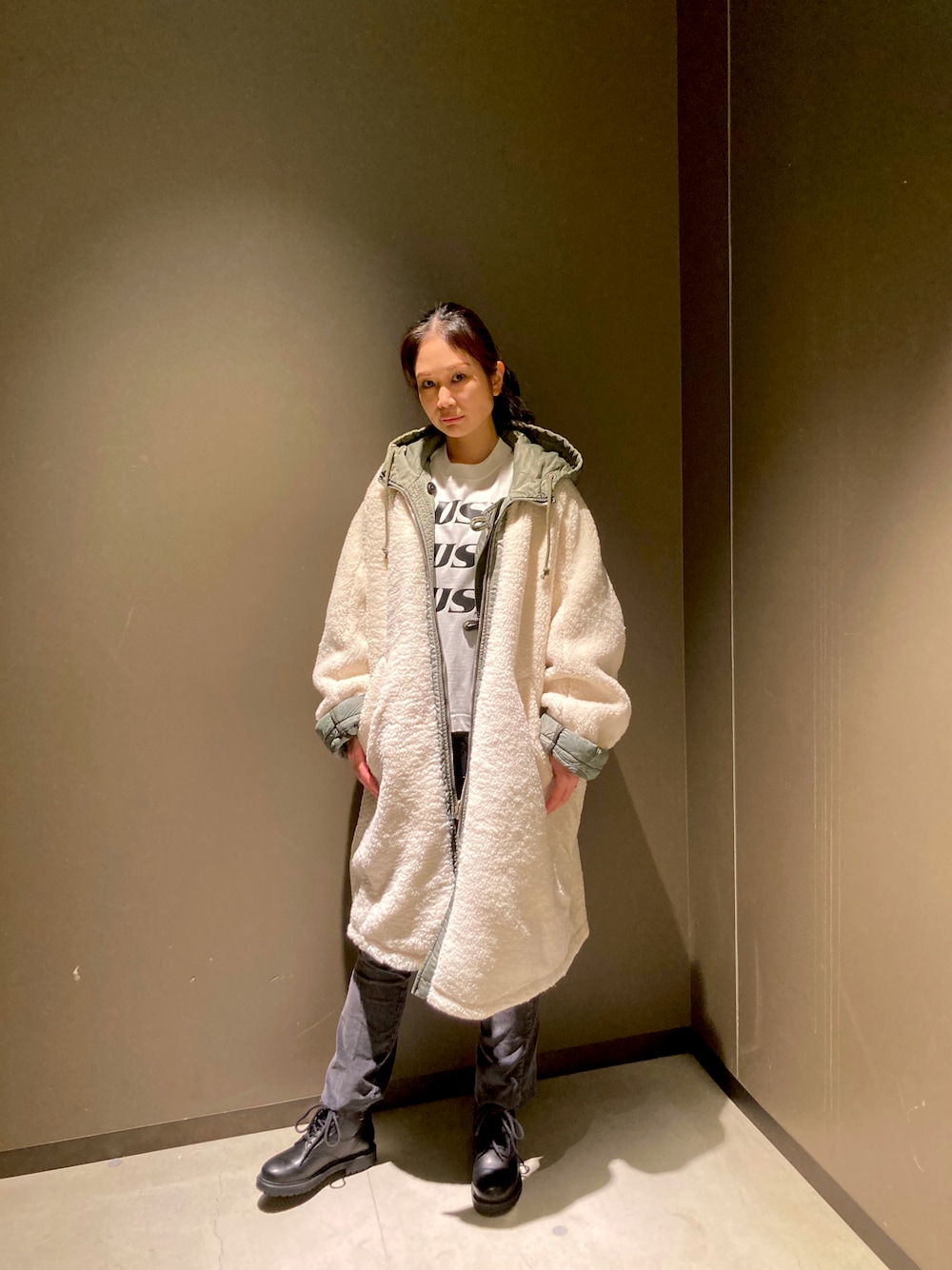 「秋冬コーデ、オトナカジュアル、シンプル、カジュアル、キレイめ、アウター、ロングコート、ママコーデ、Diesel、DIESELららぽーと富士見」｜「DIESELのレディース オーバーサイズ コート リバーシブル ボア 中綿 フード（その他アウター、グリーン系）」を使った、MIKIさん（レディース・164cm）の秋コーディネートの1枚目の写真