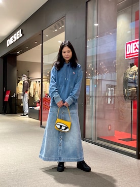 「DIESEL（ディーゼル）のアイテム（スカート）」を使った、MIKIさん（レディース・164cm）の冬コーディネート