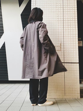 「COMOLI（コモリ）のアイテム（トレンチコート）」を使った、GYUNさん（メンズ・173cm）の冬コーディネート