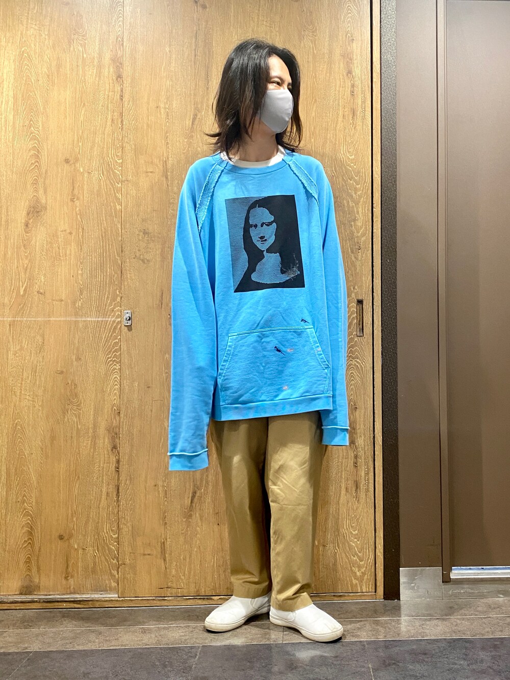 「メンズコーデ、シンプルスタイル、春夏コーデ、オーバーサイズ、メンズファッション、いいね、save、フォローお願いします🤑、春服コーデ、お洒落さんとつながりたい、春服デビュー宣言、春、ビッグシルエット、オトナカジュアル、プチプラ、ラクチンコーデ、夏コーデ」｜「Maison Margielaのアイテム（スウェット、ブルー系）」を使った、GYUNさん（メンズ・173cm）の春コーディネートの1枚目の写真