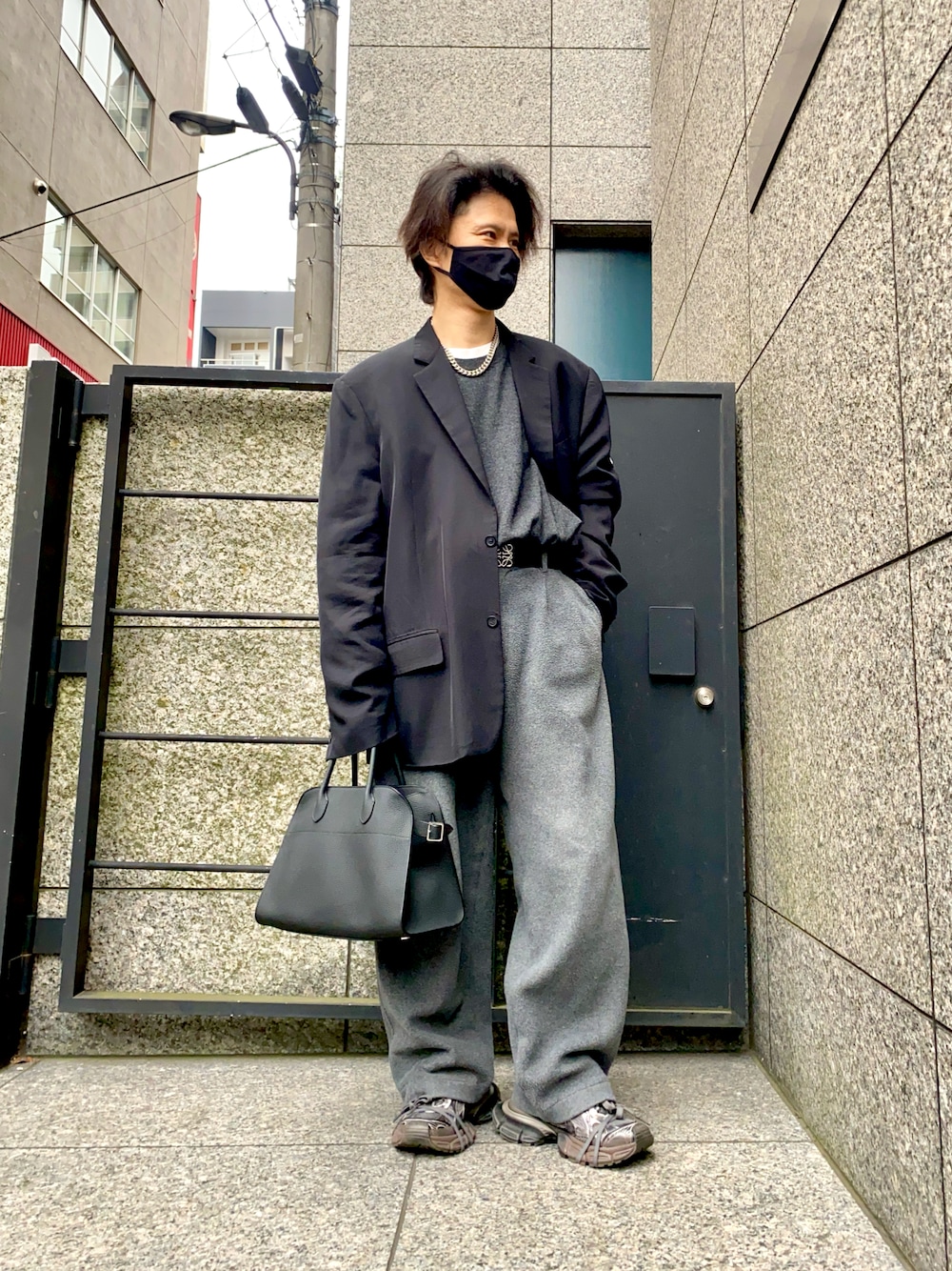 BALENCIAGAのテーラードジャケット（ブラック系）を使ったメンズ人気