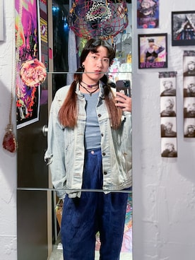 「VINTAGE（ヴィンテージ）のアイテム（デニムジャケット、ブルー系）」を使った、Gwens Luさん（レディース・165cm）の冬コーディネート
