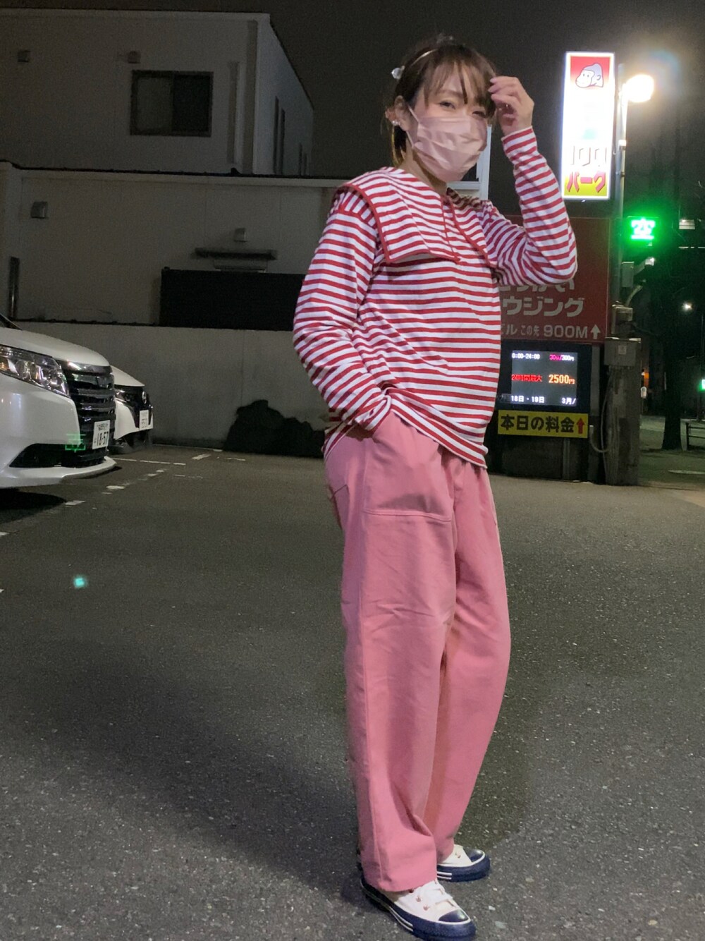 「ピンク、ピンクパンツ、休日スタイル、ゆるコーデ、春夏コーデ、パンツスタイル、低身長コーデ、カラーコーデ」｜「Samansa Mos2の２タックストレートパンツ（その他パンツ、ピンク系）」を使った、Birdy Pさん（レディース・152cm）の春コーディネートの1枚目の写真