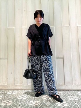 「URBAN RESEARCH DOORS（アーバンリサーチドアーズ）の『接触冷感/吸水速乾/イージーケア』フラワープリントドライタッチリラックスパンツ（その他パンツ）」を使った、kaoriさん（レディース・148cm）の夏コーディネート