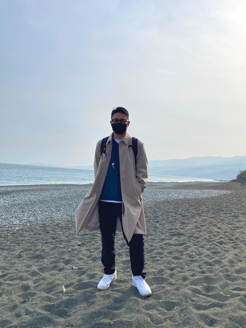 「きれいめカジュアル、春服、オトナカジュアル、160cm~169㎝」｜「green label relaxingのナイロンオックス ラグラン ステンカラーコート -撥水-（ステンカラーコート、ベージュ系）」を使った、clockworkysさん（メンズ・168cm）の春コーディネートの1枚目の写真