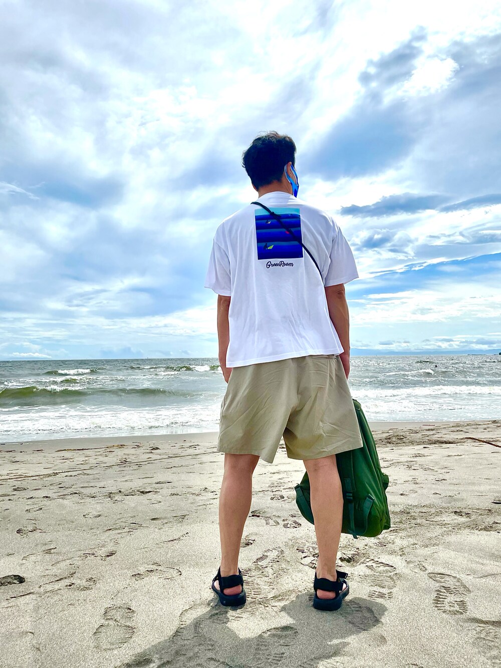 「夏コーデ、休日スタイル、今日のコーデ」｜「FREAK'S STOREのWEB限定 GREENROOM×FREAK'S STORE/グリーンルーム 別注 NATHAN MCKEE バックプリントTシャツ/SURF（Tシャツ/カットソー、ホワイト系）」を使った、clockworkysさん（メンズ・168cm）の夏コーディネートの1枚目の写真