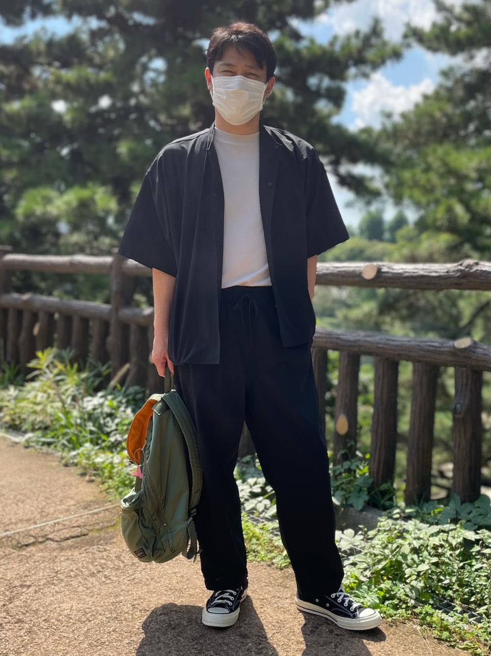 「休日スタイル、オトナカジュアル、今日のコーデ、シンプルコーデ、シャツコーデ」｜「MUJI Laboのアイテム（シャツ/ブラウス、ブラック系）」を使った、clockworkysさん（メンズ・168cm）の秋コーディネートの1枚目の写真