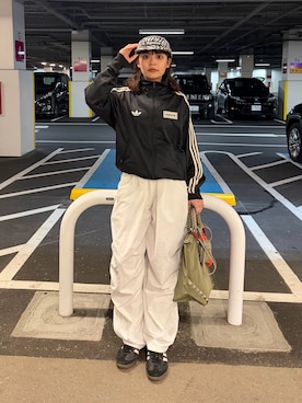 「adidas（アディダス）のSAMBA OG B75807（スニーカー、ブラック系）」を使った、Riiさん（レディース・157cm）の秋コーディネート