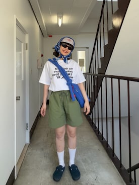 「SOLEAのアイテム（Tシャツ/カットソー、ホワイト系）」を使った、Riiさん（レディース・157cm）の春コーディネート