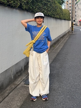 「FFEIN（フェイン）の【FFEIN（フェイン）】メッセージPT TEE / Tシャツ クルーネック 半袖 プリント メッセージロゴ（Tシャツ/カットソー、ブルー系）」を使った、Riiさん（レディース・157cm）の夏コーディネート