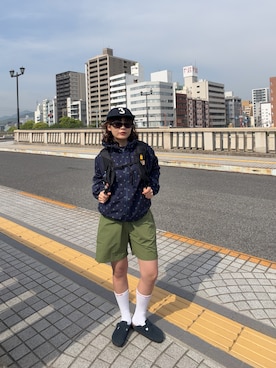 「SALOMON（サロモン）のSALOMON/サロモン XT10（バックパック/リュック、ブラック系）」を使った、Riiさん（レディース・157cm）の春コーディネート