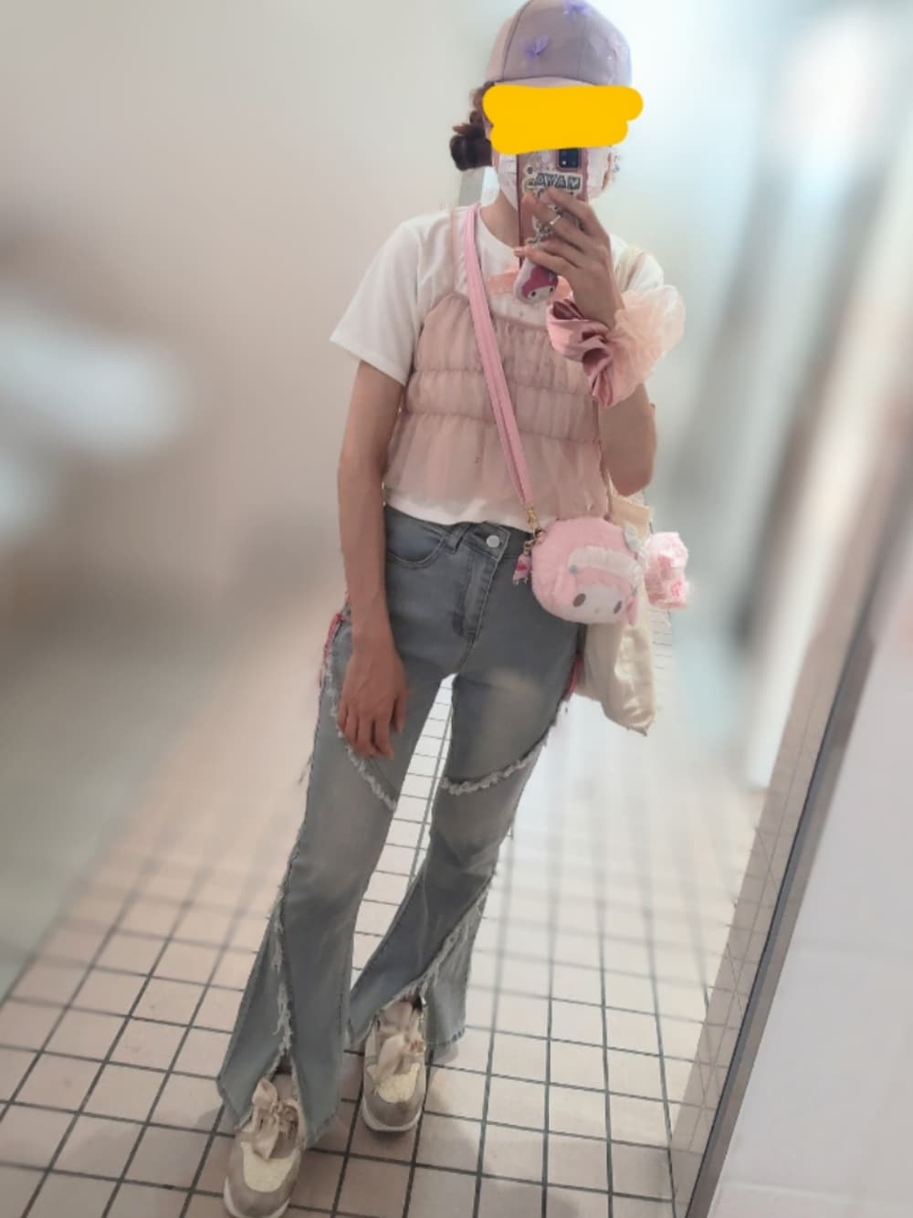 「レイヤードスタイル、さらっと晴れやかスナップ、夏コーデ、夏、お洒落さんとつながりたい、チュール、ビスチェ、デニム、バレエコア、リボン、ピンク、いいね、save、フォローお願いします🤑、フリル」｜「Ambre Neigeの加工ブーツカットデニムパンツ（デニムパンツ、ブルー系）」を使った、asuka_423711さん（レディース・158cm）の夏コーディネートの1枚目の写真