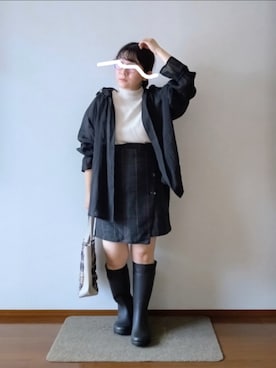 「LOWRYS FARM（ローリーズファーム）のフリルフードシャツ　579513（シャツ/ブラウス、ブラック系）」を使った、もちいりかさん（レディース・148cm）の秋コーディネート