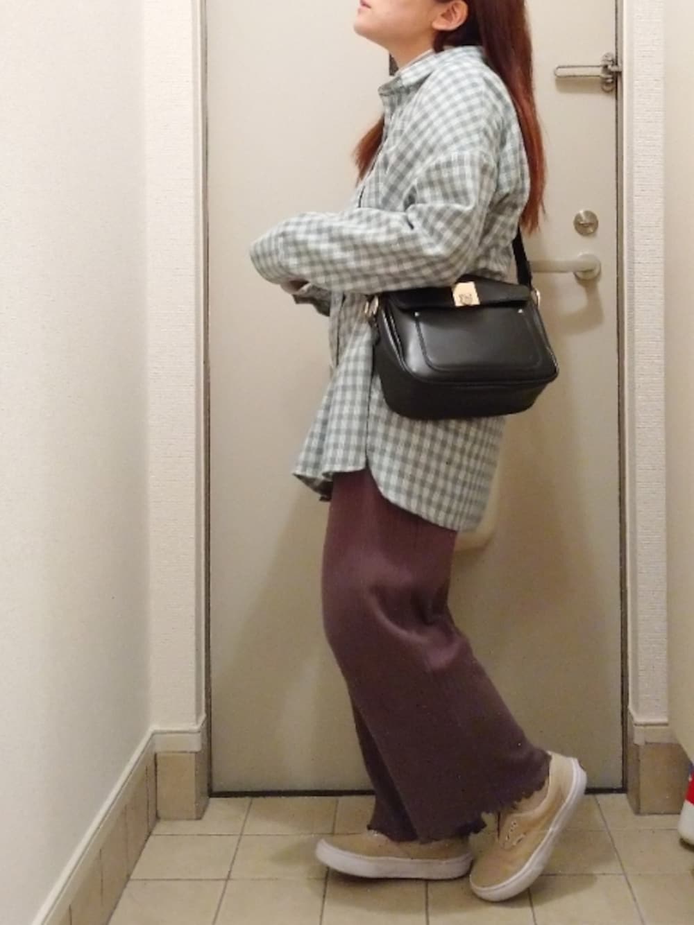 もちいりかさんの「起毛チェックボックスシャツ M 淡緑 ¥1,419（しまむら）」を使ったコーディネートの1枚目の写真