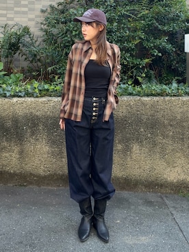 「SLY（スライ）のアイテム（帽子）」を使った、城野香遥さん（レディース・172cm）の夏コーディネート