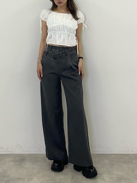 「アイテム（ローファー）」を使った、城野香遥さん（レディース・172cm）の夏コーディネート