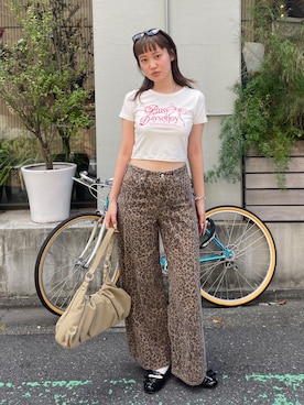 「アイテム（デニムパンツ）」を使った、城野香遥さん（レディース・172cm）の夏コーディネート