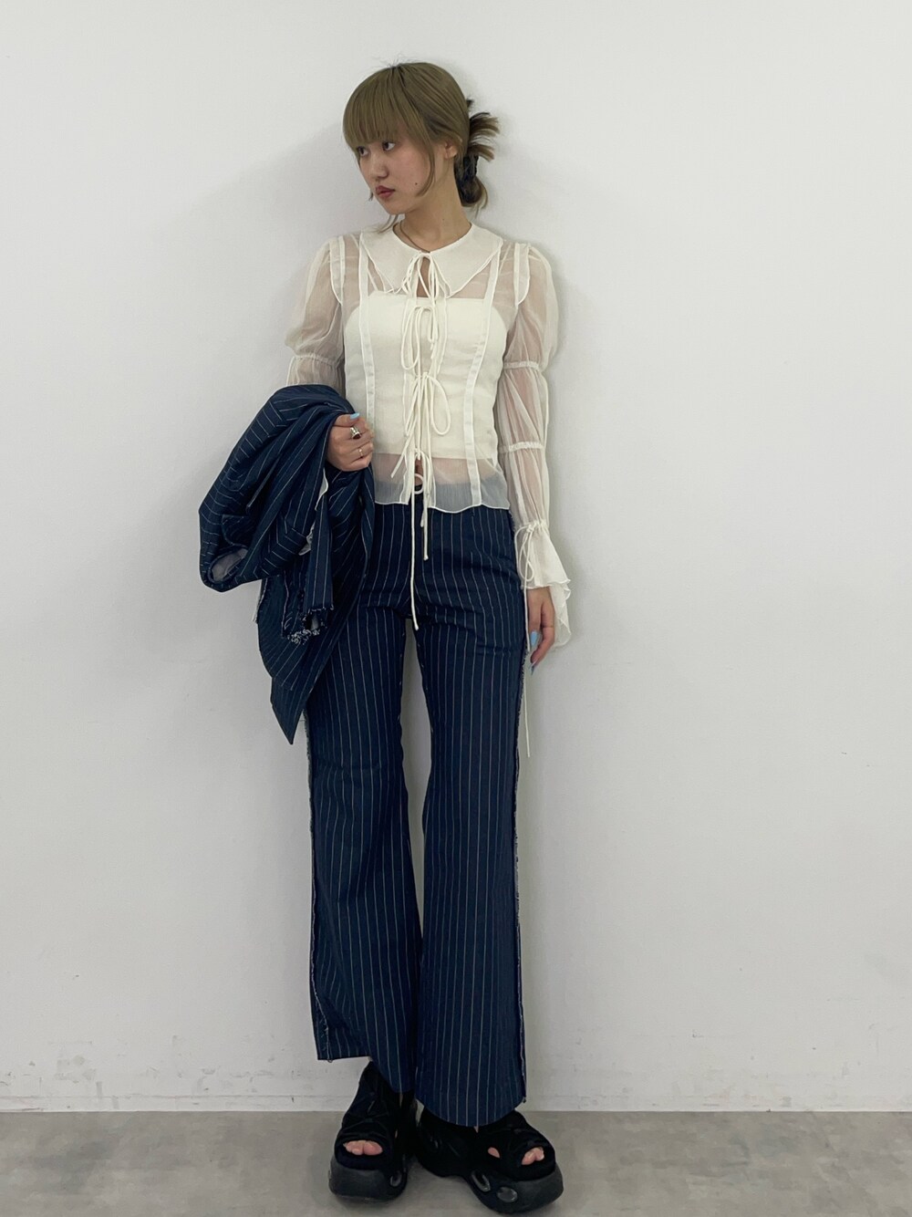 SLY（スライ）の「【限定展開】CUT OUT OVER DENIM JK カット
