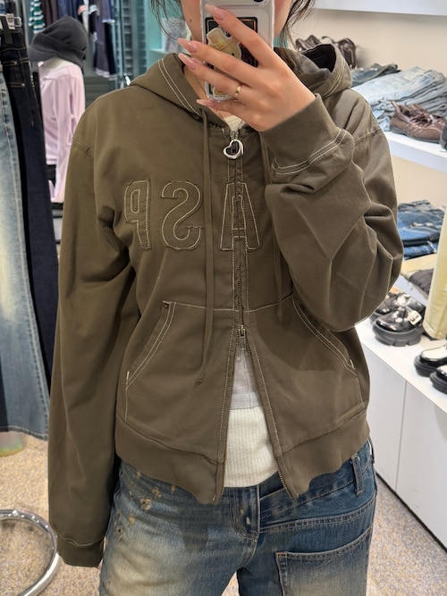 APPLIQUE LOGO HOODIE アップリケロゴフーディー 春服 ジップパーカー