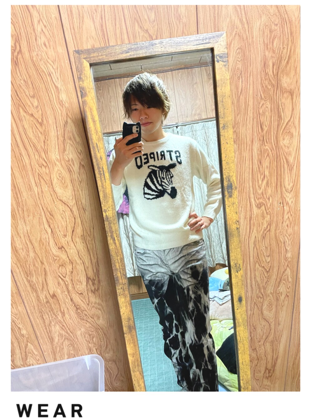 「ニット、馬、きれいめカジュアル、しまうま、ネタ、秋冬コーデ、お洒落さんとつながりたい、シマウマ柄、お笑い芸人、馬刺し、ネタです。、ヒヒーン、いいね、save、フォローお願いします🤑、汚めカジュアル、wearhalloween2021」｜「どこのか知らんけどシマウマのパーカーのアイテム（ニット/セーター、ホワイト系）」を使った、Dasai yatsuさん（メンズ・270cm）の秋コーディネートの1枚目の写真
