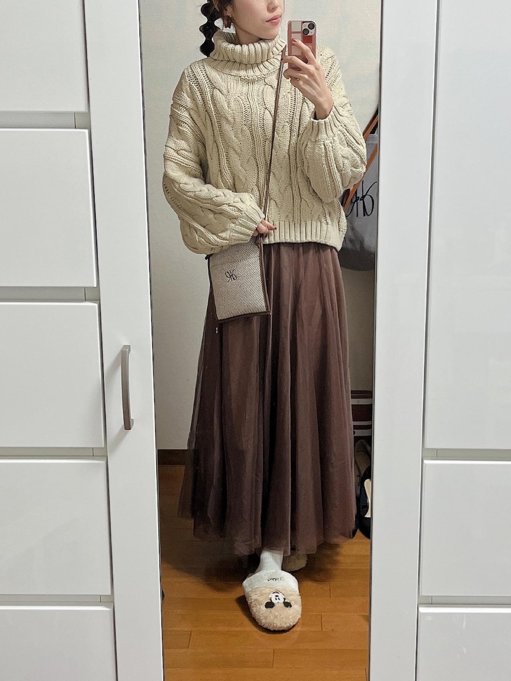 「今日のコーデ、シンプルコーデ、きれいめカジュアル、オトナカジュアル、雨の日コーデ、休日スタイル、タートルネック、チュールスカート、冬コーデ、プチプラ、ワントーンコーデ、オトナ女子、ママコーデ、おしゃれさんと繋がりたい、ゆるコーデ」｜「ROYAL PARTYの【ZOZO限定】オフタートルケーブルボリュームニット（ニット/セーター、ベージュ系）」を使った、saaaya_codeさん（レディース・161cm）の冬コーディネートの1枚目の写真