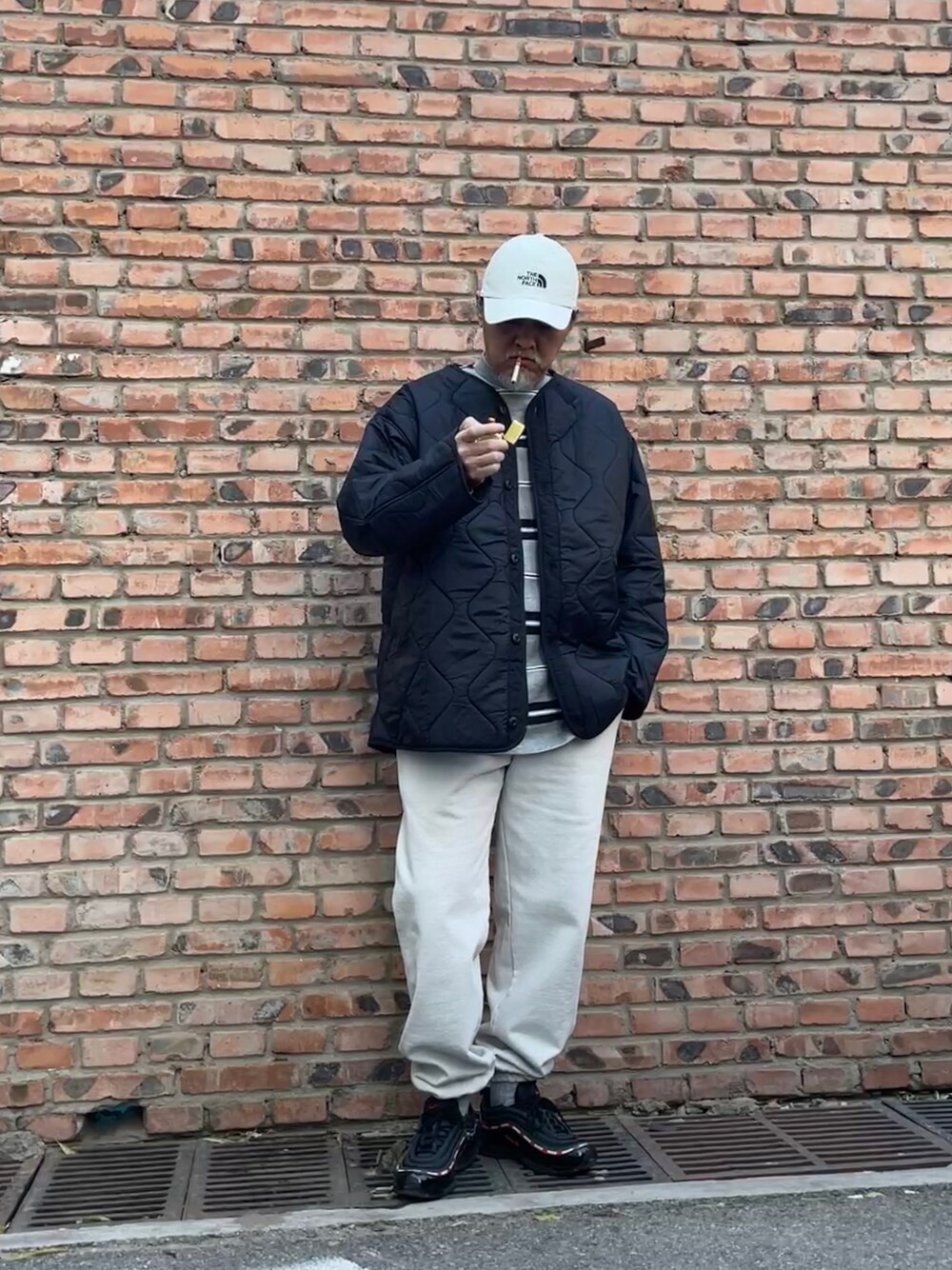 「ootd」｜「FREAK'S STOREのWEB限定 M-65 キルトライナー ロング/キルティングジャケット（ノーカラージャケット、ブラック系）」を使った、Kimさん（メンズ・171cm）の冬コーディネートの1枚目の写真